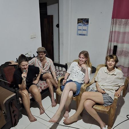 Jayaru Guest House โปลอนนารูวา ภายนอก รูปภาพ