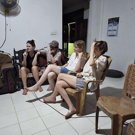 Jayaru Guest House โปลอนนารูวา ภายนอก รูปภาพ